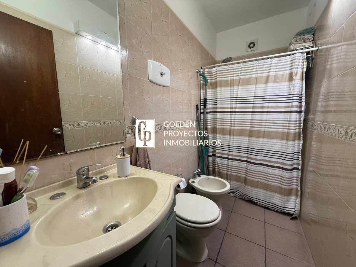 Casa ID.430 - Casa en Alquiler 3 Dormitorios 2 baños y cochera en Malvin Norte