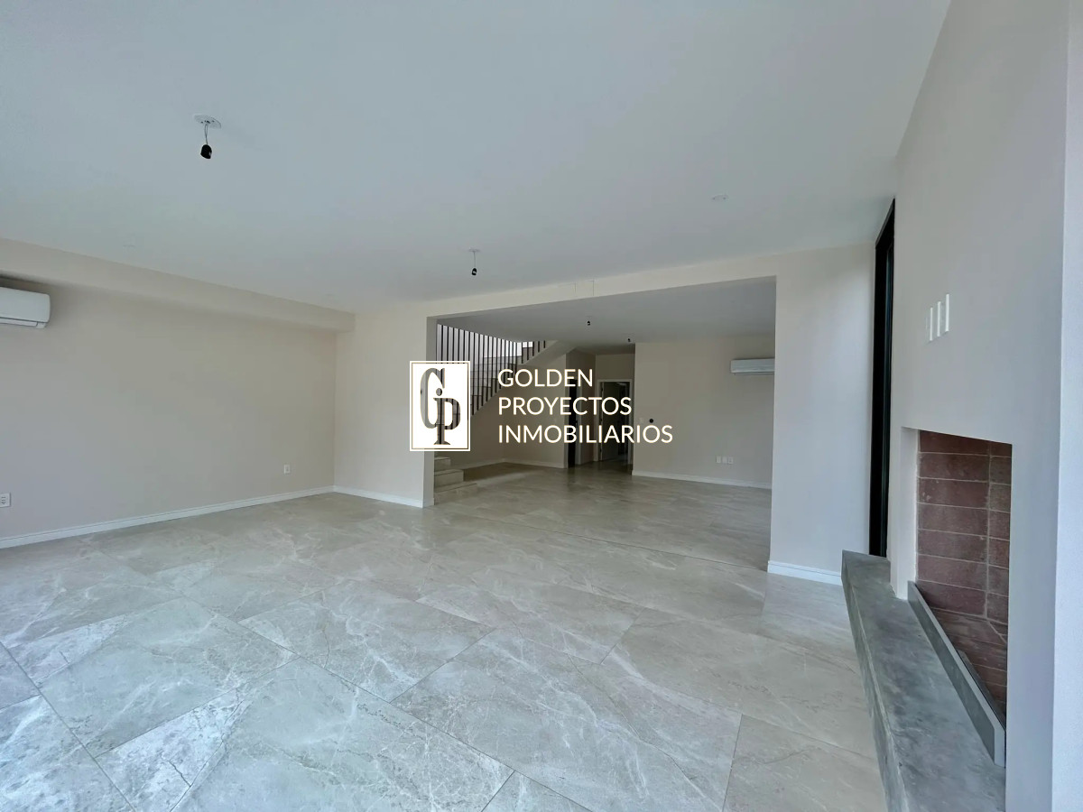 Casa ID.524/Casa-en-Venta-3-Dormitorios--en-San-Nicanor-,-Carrasco-Norte - Casa en Venta 3 Dormitorios  en San Nicanor , Carrasco Norte