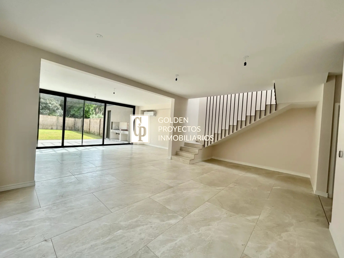 Casa ID.524/Casa-en-Venta-3-Dormitorios--en-San-Nicanor-,-Carrasco-Norte - Casa en Venta 3 Dormitorios  en San Nicanor , Carrasco Norte