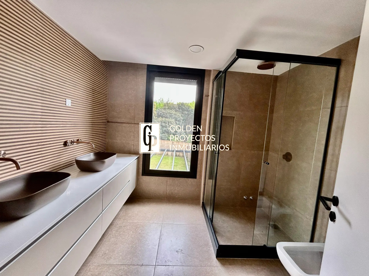 Casa ID.524/Casa-en-Venta-3-Dormitorios--en-San-Nicanor-,-Carrasco-Norte - Casa en Venta 3 Dormitorios  en San Nicanor , Carrasco Norte