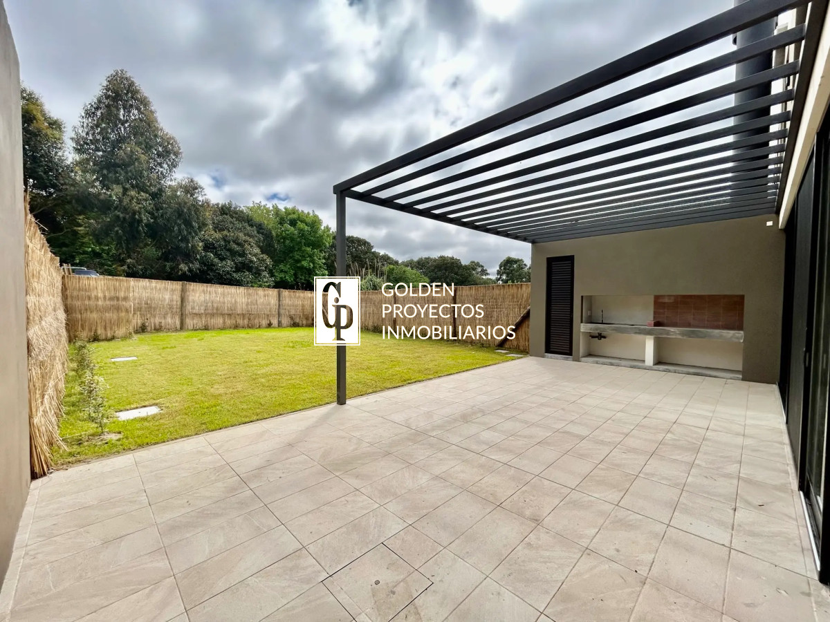 Casa ID.524/Casa-en-Venta-3-Dormitorios--en-San-Nicanor-,-Carrasco-Norte - Casa en Venta 3 Dormitorios  en San Nicanor , Carrasco Norte