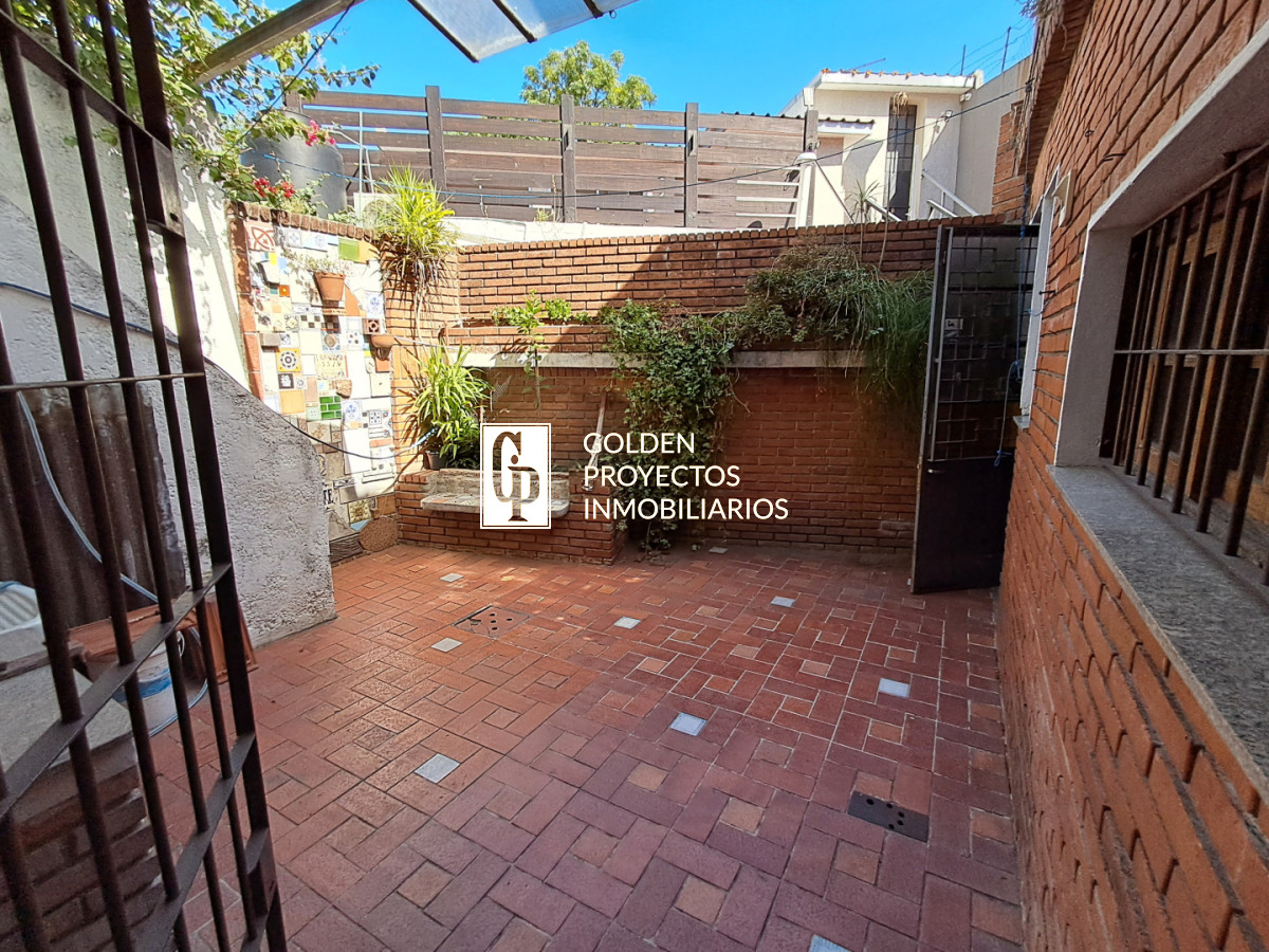 Casa ID.873/ - Casa en Venta Tres Dormitorios y Terraza con Parrillero en Brazo Oriental