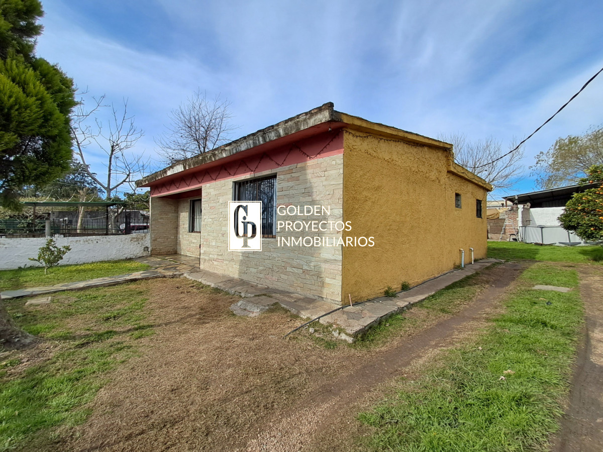 Casa ID.820/Casa-en-Venta-Dos-Dormitorios-con-Terreno-y-Cochera-en-Villa-García - Casa en Venta Dos Dormitorios con Terreno y Cochera en Villa García