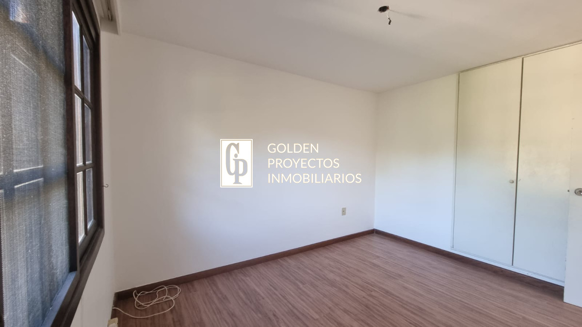 Casa ID.512/Casa-En-Alquiler-de-3-Dormitorios-Carrasco - Casa En Alquiler de 3 Dormitorios Carrasco