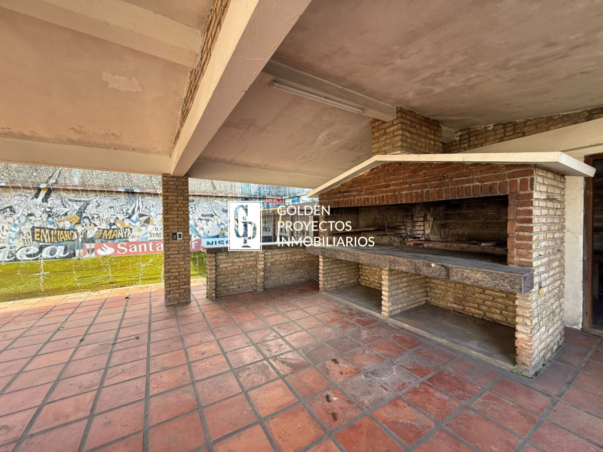 Casa ID.889 - Casa + local en Venta 3 dormitorios y Piscina en Unión 