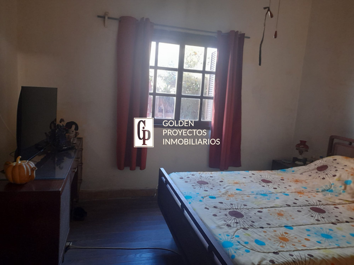 Casa ID.817/Casa-en-venta--2--dormitorios-,-cochera-,-2-cocinas-,--patio- - Casa en venta  2  dormitorios , cochera , 2 cocinas ,  patio 