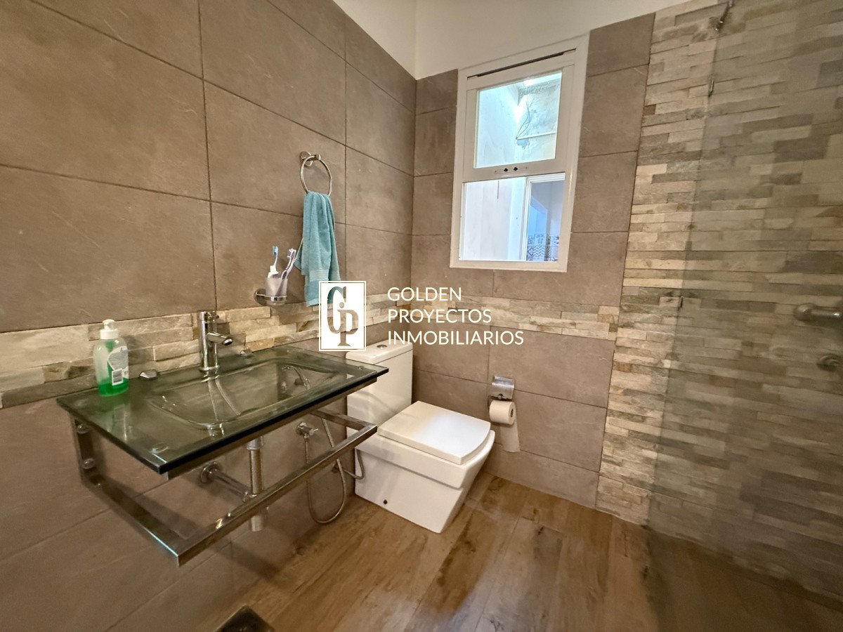 Casa ID.432/Casa-en-Venta-3-dormitorios-2-baños-garage-en-Brazo-Oriental- - Casa en Venta 3 dormitorios 2 baños garage en Brazo Oriental 