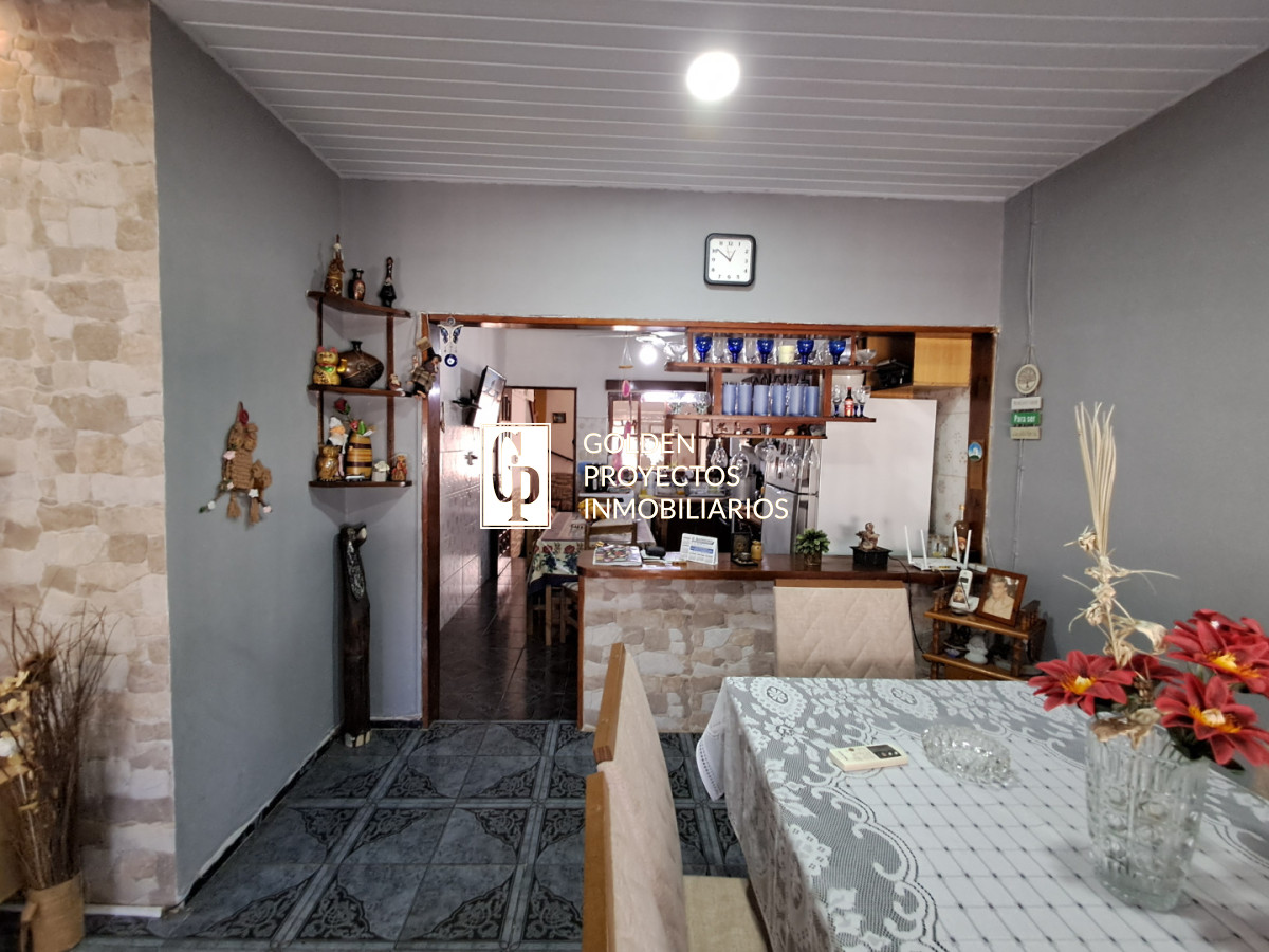 Casa ID.760/Venta-Padrón-Único-Tres-Casas-con-Terreno-y-Cochera-en-Las-Piedras - Venta Padrón Único Tres Casas con Terreno y Cochera en Las Piedras