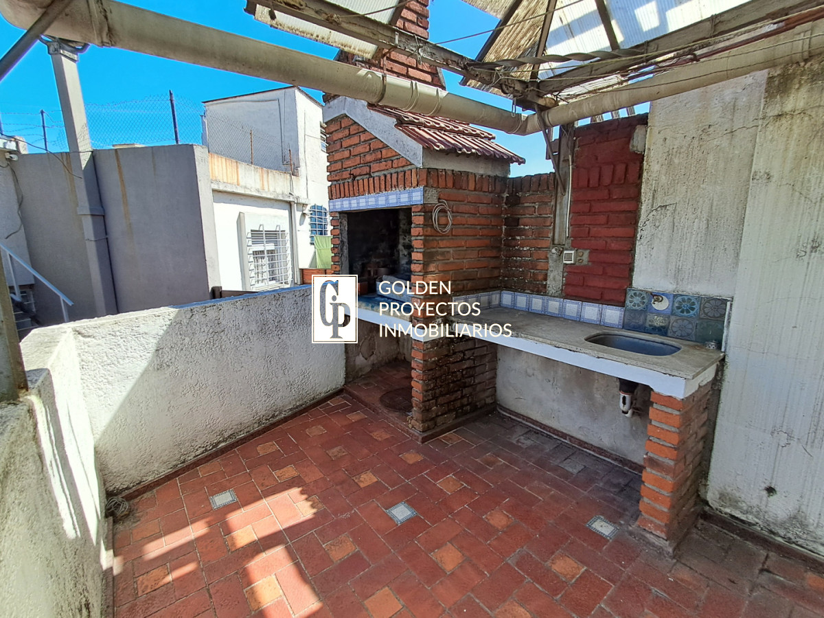 Casa ID.873/ - Casa en Venta Tres Dormitorios y Terraza con Parrillero en Brazo Oriental