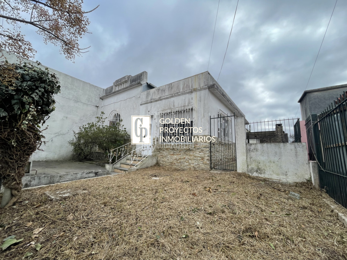 Casa ID.807/Casa-en-venta-tres-dormitorios-y-local-comercial-en-Cerrito- - Casa en venta tres dormitorios y local comercial en Cerrito 