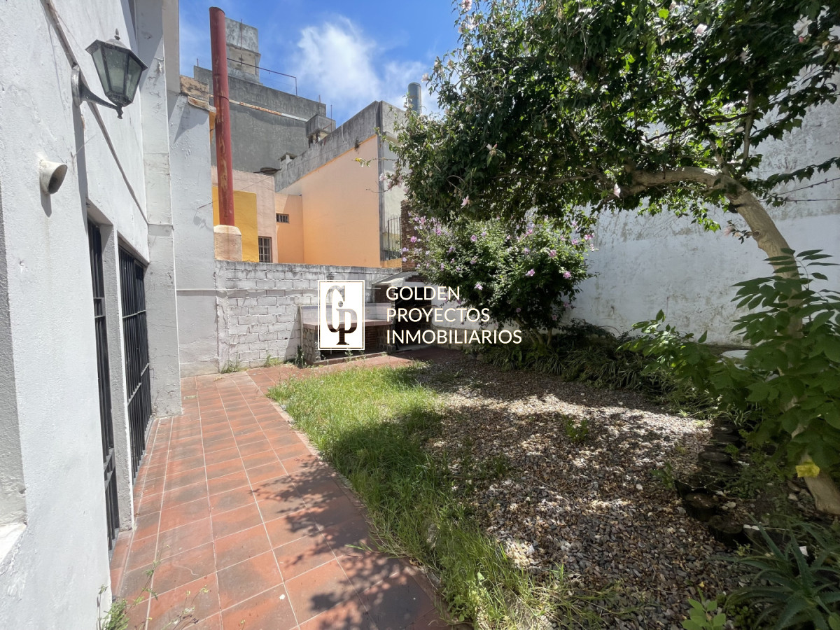 Casa ID.702/Casa- -apartamento-en-venta,4-dormitorios-y-garage,Buceo. - Casa + apartamento en venta,4 dormitorios y garage,Buceo.