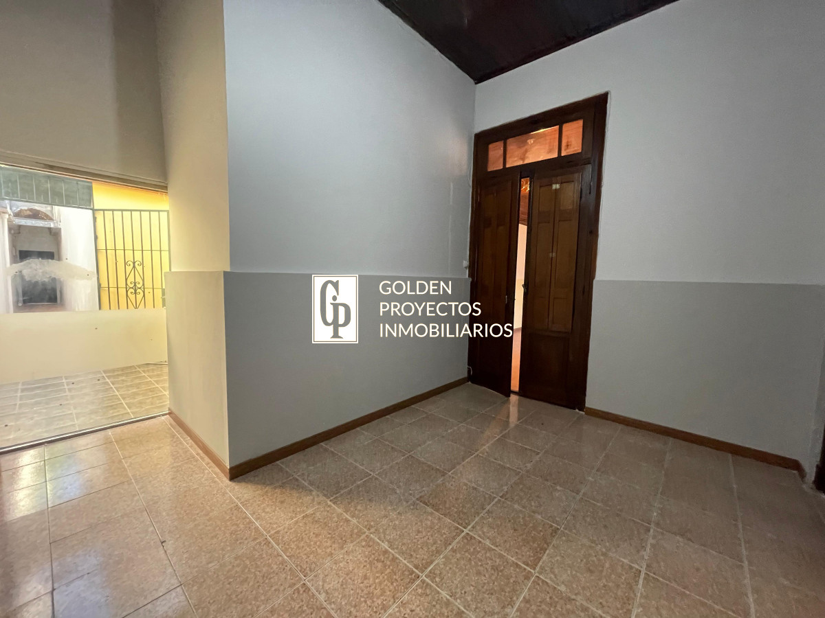 Casa ID.300/Casa-en-Venta-2-dormitorios-y-Patio-en-Atahualpa-con-Renta - Casa en Venta 2 dormitorios y Patio en Atahualpa con Renta