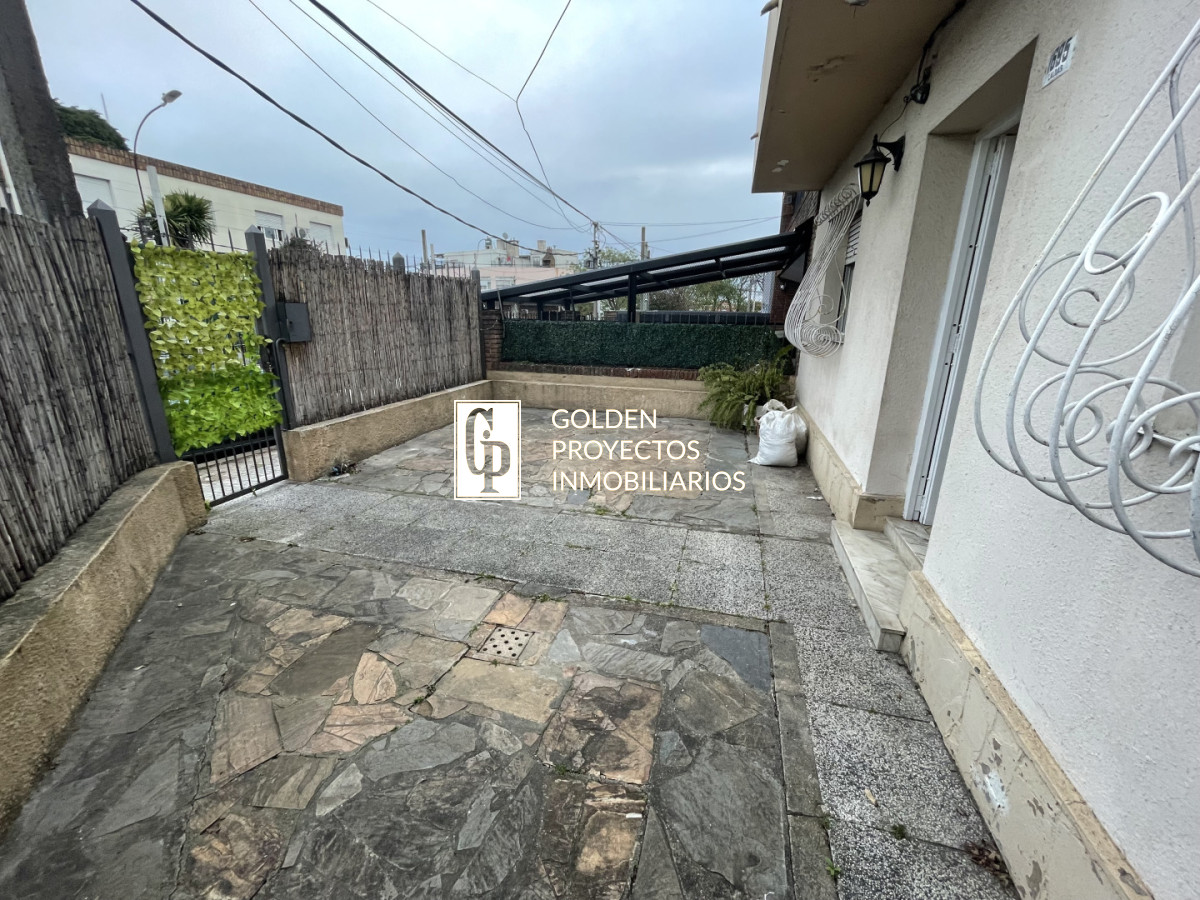 Casa ID.902/casa-en-alquiler-dos-dormitorios-con-garage-en-malvin - casa en alquiler dos dormitorios con garage en malvin