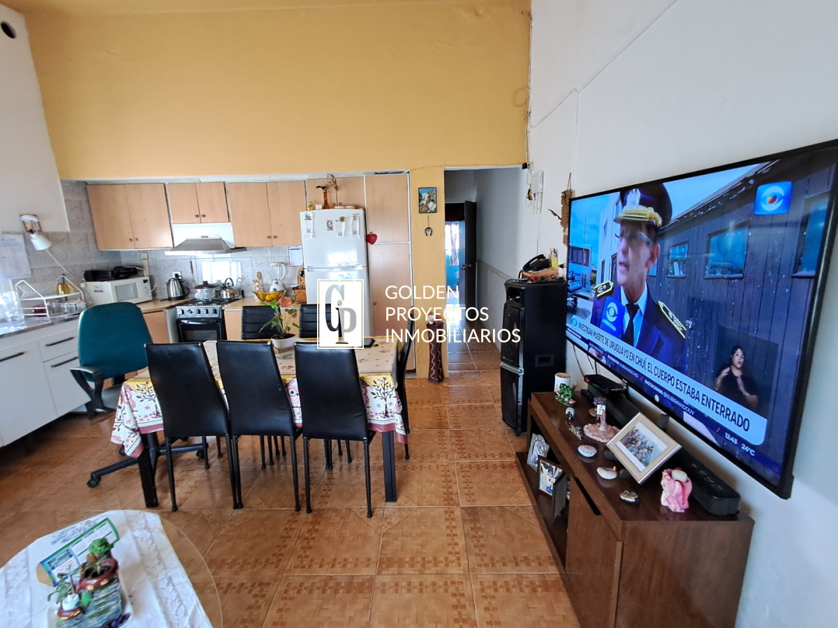 Casa ID.760/Venta-Padrón-Único-Tres-Casas-con-Terreno-y-Cochera-en-Las-Piedras - Venta Padrón Único Tres Casas con Terreno y Cochera en Las Piedras