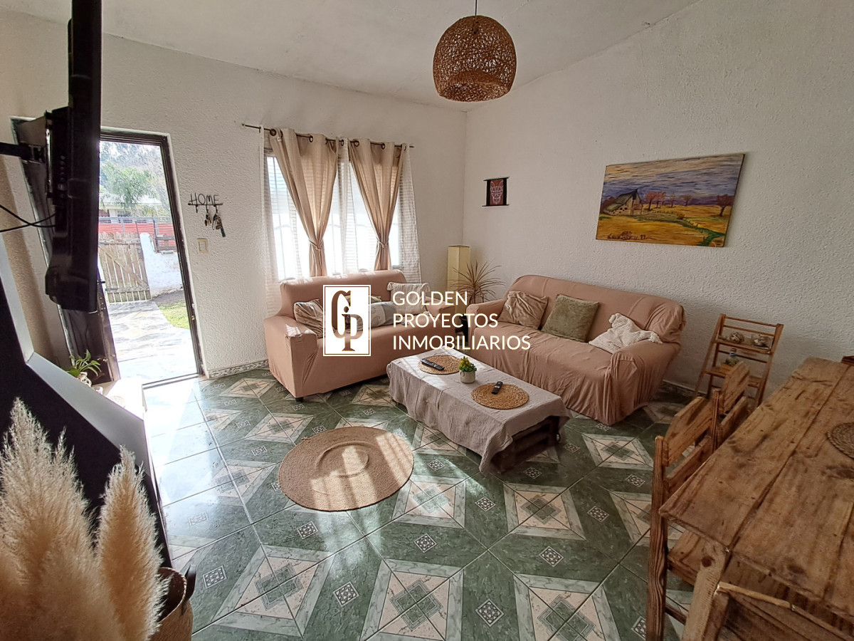 Casa ID.820/Casa-en-Venta-Dos-Dormitorios-con-Terreno-y-Cochera-en-Villa-García - Casa en Venta Dos Dormitorios con Terreno y Cochera en Villa García