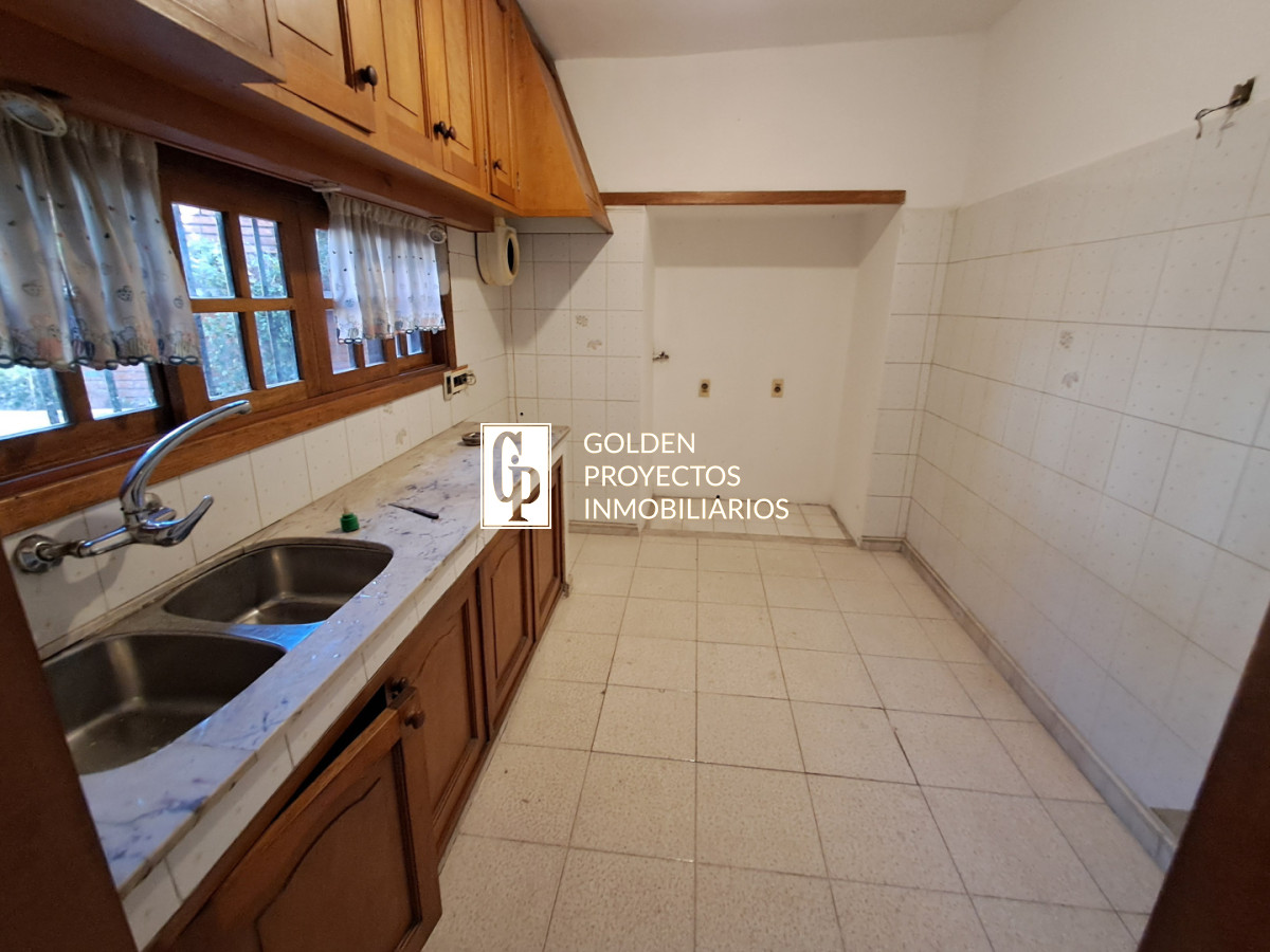 Casa ID.873/ - Casa en Venta Tres Dormitorios y Terraza con Parrillero en Brazo Oriental