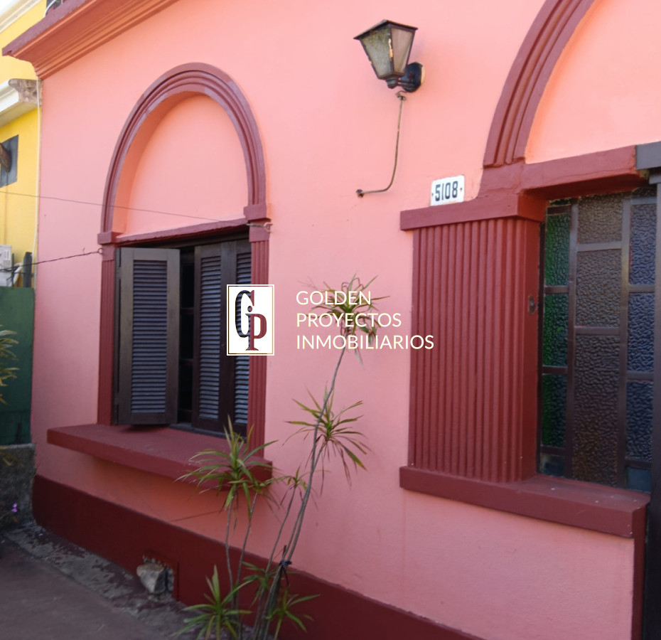 Casa ID.817/Casa-en-venta--2--dormitorios-,-cochera-,-2-cocinas-,--patio- - Casa en venta  2  dormitorios , cochera , 2 cocinas ,  patio 