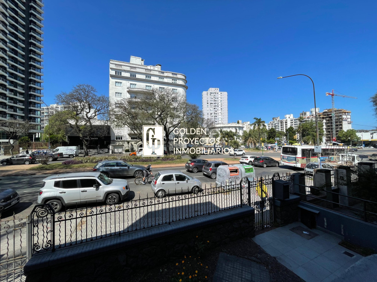 Casa ID.269/Casona-en-Venta-Bv.-Artigas-y-Charrua-828m2- - Casona en Venta Bv. Artigas y Charrua 828m2 