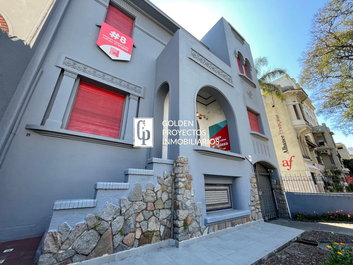 Casa ID.269/Casona-en-Venta-Bv.-Artigas-y-Charrua-828m2- - Casona en Venta Bv. Artigas y Charrua 828m2 