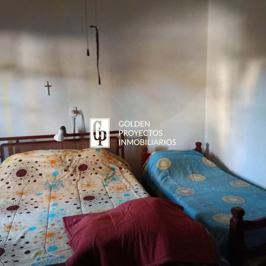 Casa ID.817/Casa-en-venta--2--dormitorios-,-cochera-,-2-cocinas-,--patio- - Casa en venta  2  dormitorios , cochera , 2 cocinas ,  patio 