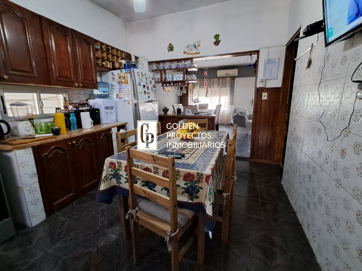 Casa ID.760/Venta-Padrón-Único-Tres-Casas-con-Terreno-y-Cochera-en-Las-Piedras - Venta Padrón Único Tres Casas con Terreno y Cochera en Las Piedras
