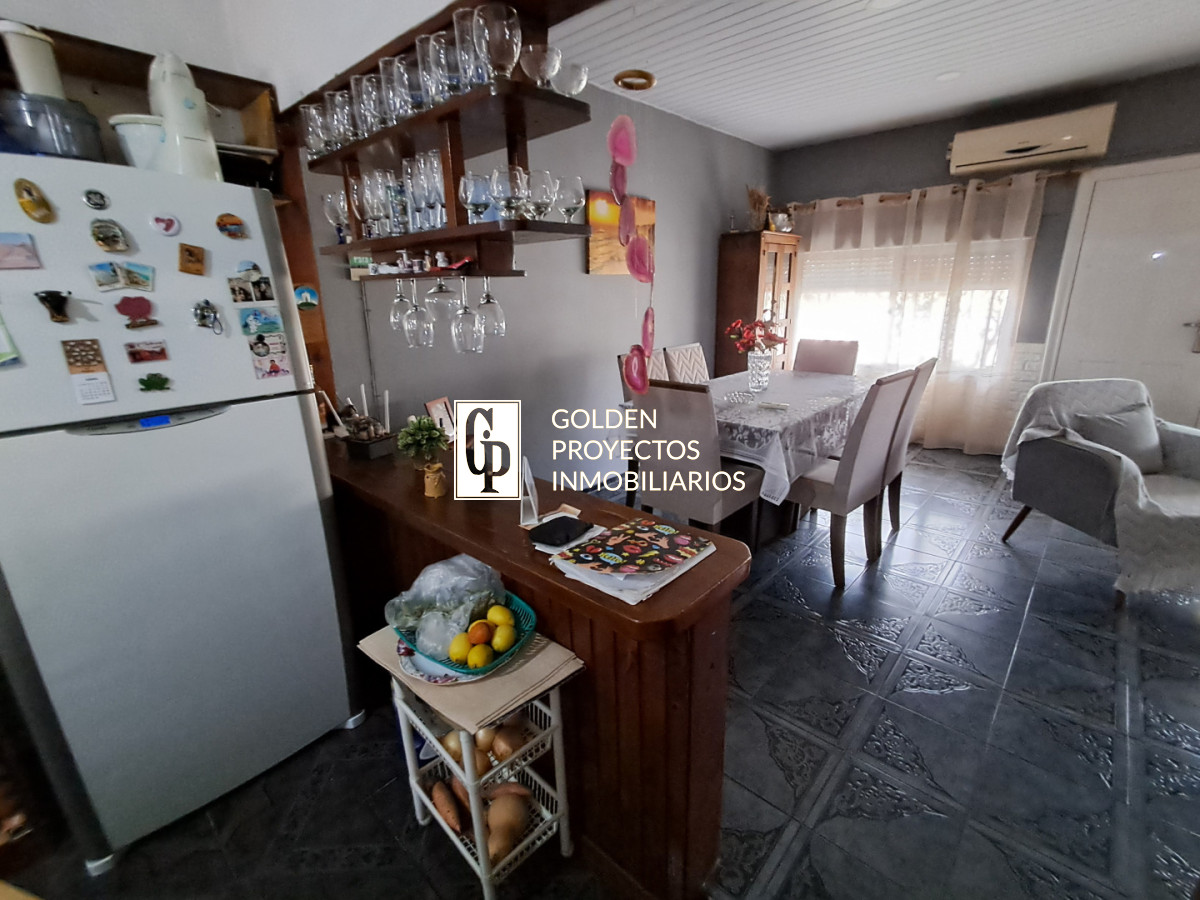 Casa ID.760/Venta-Padrón-Único-Tres-Casas-con-Terreno-y-Cochera-en-Las-Piedras - Venta Padrón Único Tres Casas con Terreno y Cochera en Las Piedras