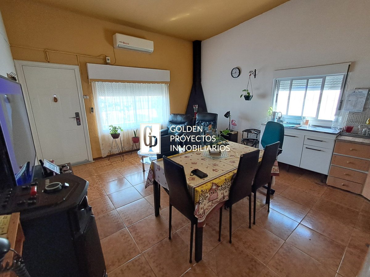 Casa ID.760/Venta-Padrón-Único-Tres-Casas-con-Terreno-y-Cochera-en-Las-Piedras - Venta Padrón Único Tres Casas con Terreno y Cochera en Las Piedras