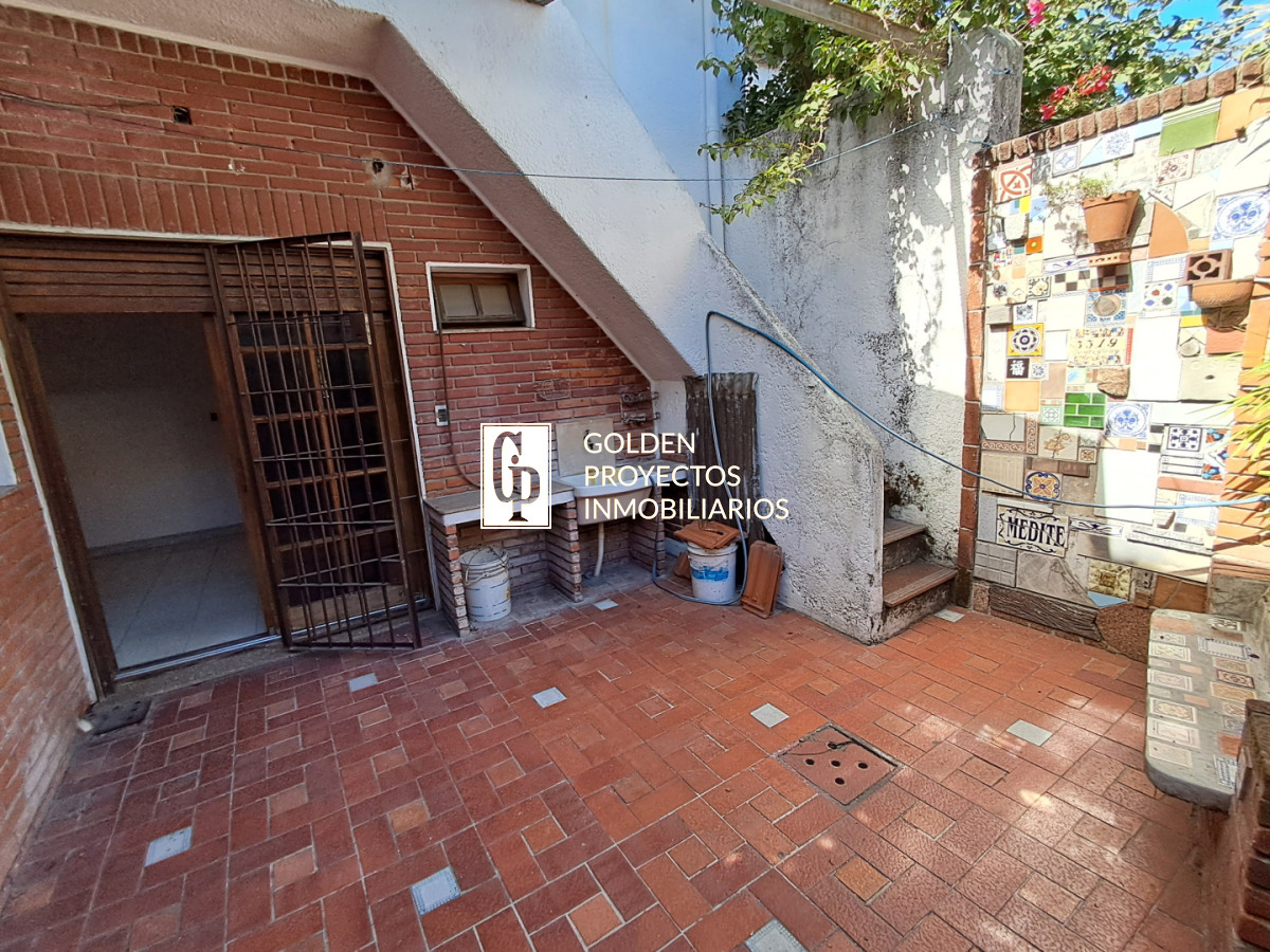 Casa ID.873/ - Casa en Venta Tres Dormitorios y Terraza con Parrillero en Brazo Oriental