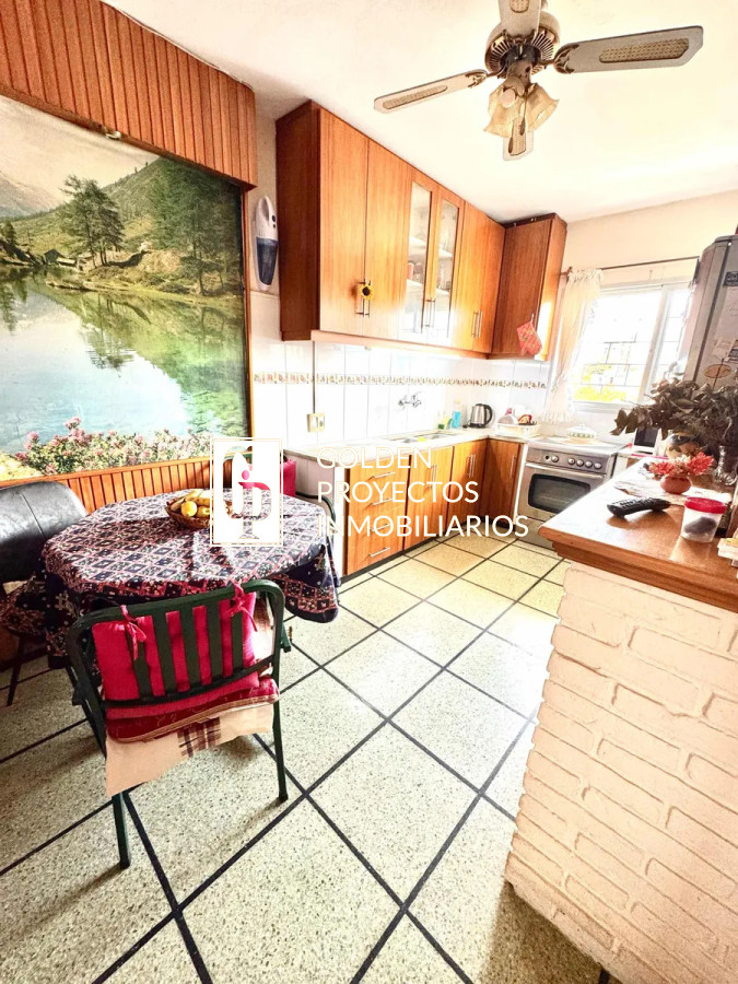 Casa ID.487 - Casa en Venta 3 Dormitorios 2 baños en planta alta , Malvin