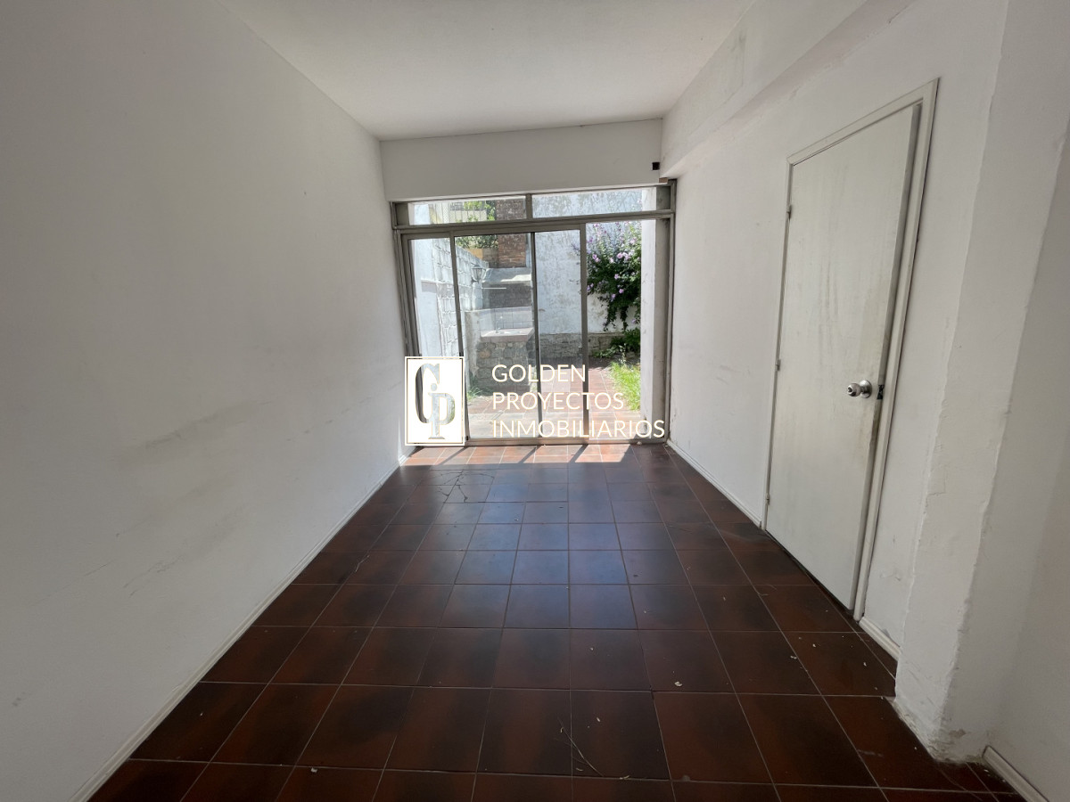 Casa ID.702/Casa- -apartamento-en-venta,4-dormitorios-y-garage,Buceo. - Casa + apartamento en venta,4 dormitorios y garage,Buceo.