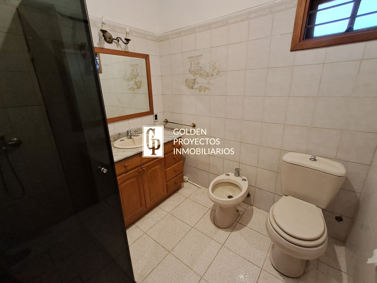 Casa ID.873/ - Casa en Venta Tres Dormitorios y Terraza con Parrillero en Brazo Oriental