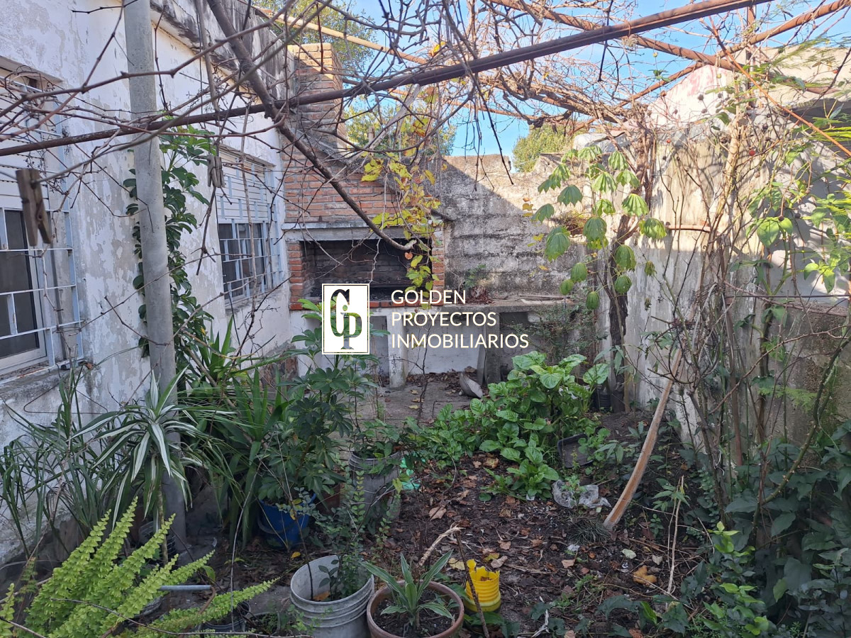 Casa ID.585 - Padrón Único en Venta con 4 unidades en Bella Italia