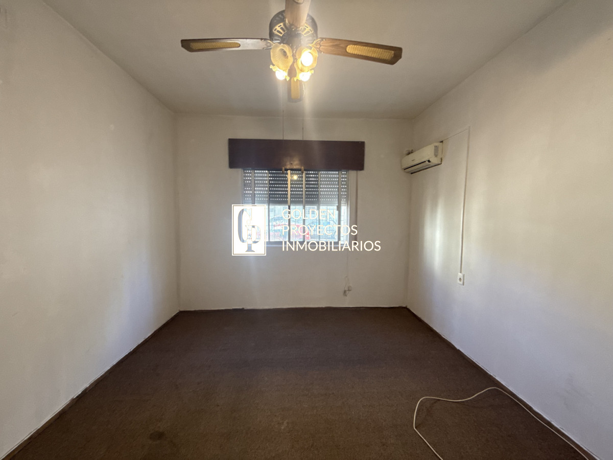 Casa ID.782 - Casa en Alquiler 3 o 4 dormitorios y cochera Nuevo Centro 