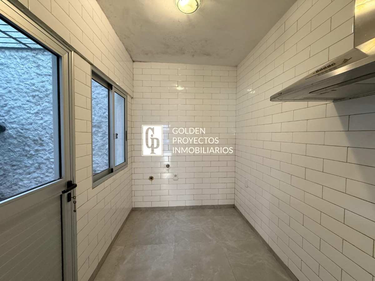 Casa ID.576/Casa-En-Venta-De-2-Dormitorios-En-La-Blanqueada - Casa En Venta De 2 Dormitorios En La Blanqueada