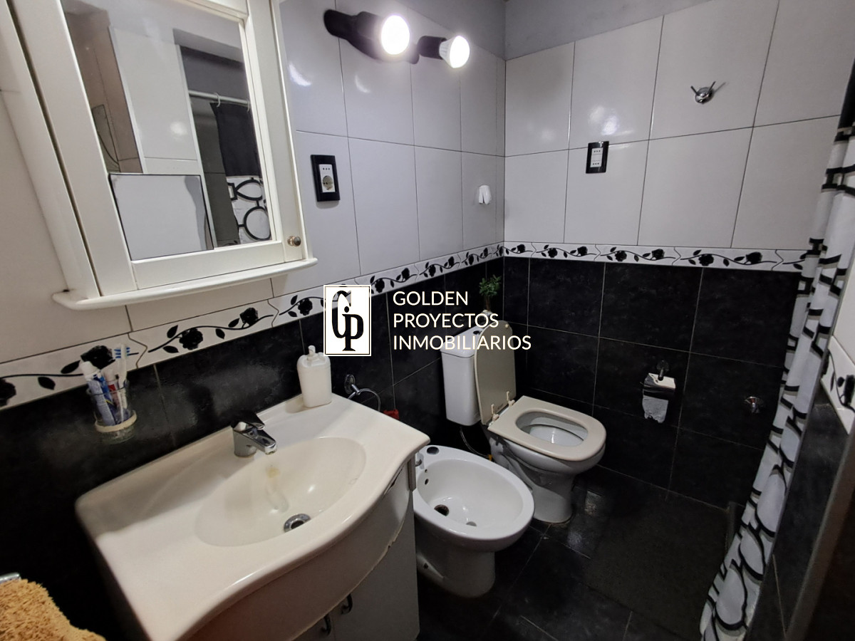 Casa ID.760/Venta-Padrón-Único-Tres-Casas-con-Terreno-y-Cochera-en-Las-Piedras - Venta Padrón Único Tres Casas con Terreno y Cochera en Las Piedras