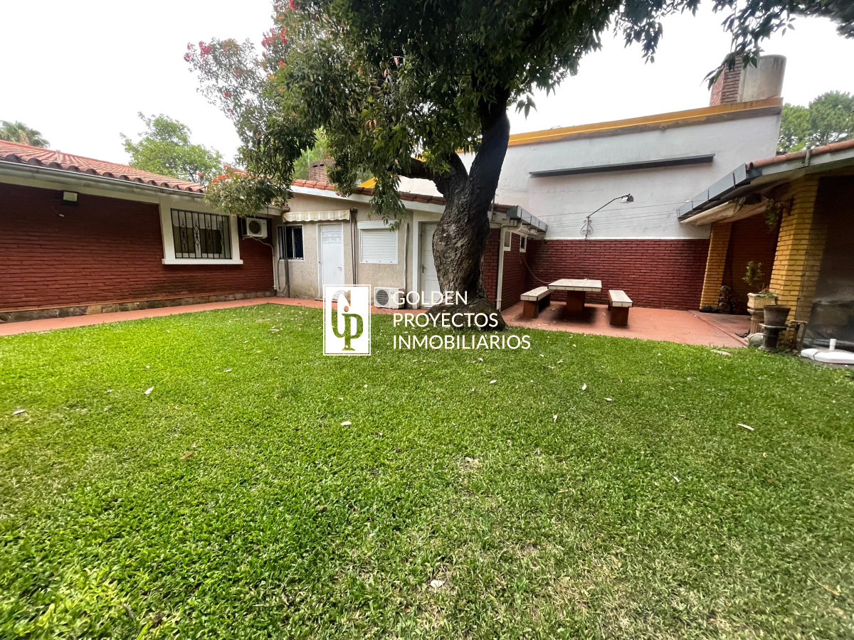 Casa ID.548/Casa-en--Venta--4-dormitorios-,-en-Atlántida- - Casa en  Venta  4 dormitorios , en Atlántida 