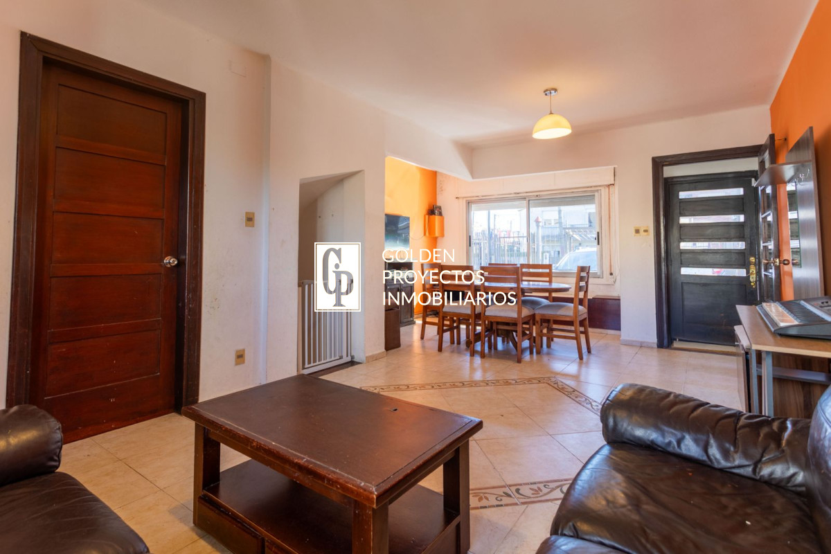 Casa ID.18 - Casa en  Venta Malvin 3 dorm 2 baños y Cochera