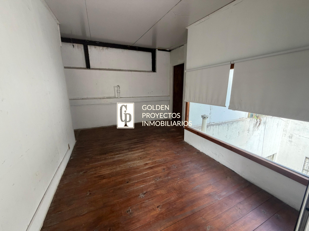 Casa ID.635/Casa-En-Venta-De-4-Dormitorios-En-Tres-Cruces - Casa En Venta De 4 Dormitorios En Tres Cruces