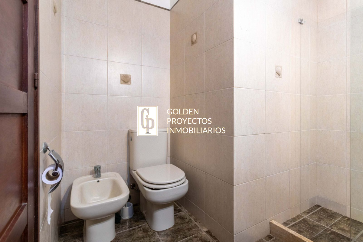 Casa ID.18 - Casa en  Venta Malvin 3 dorm 2 baños y Cochera