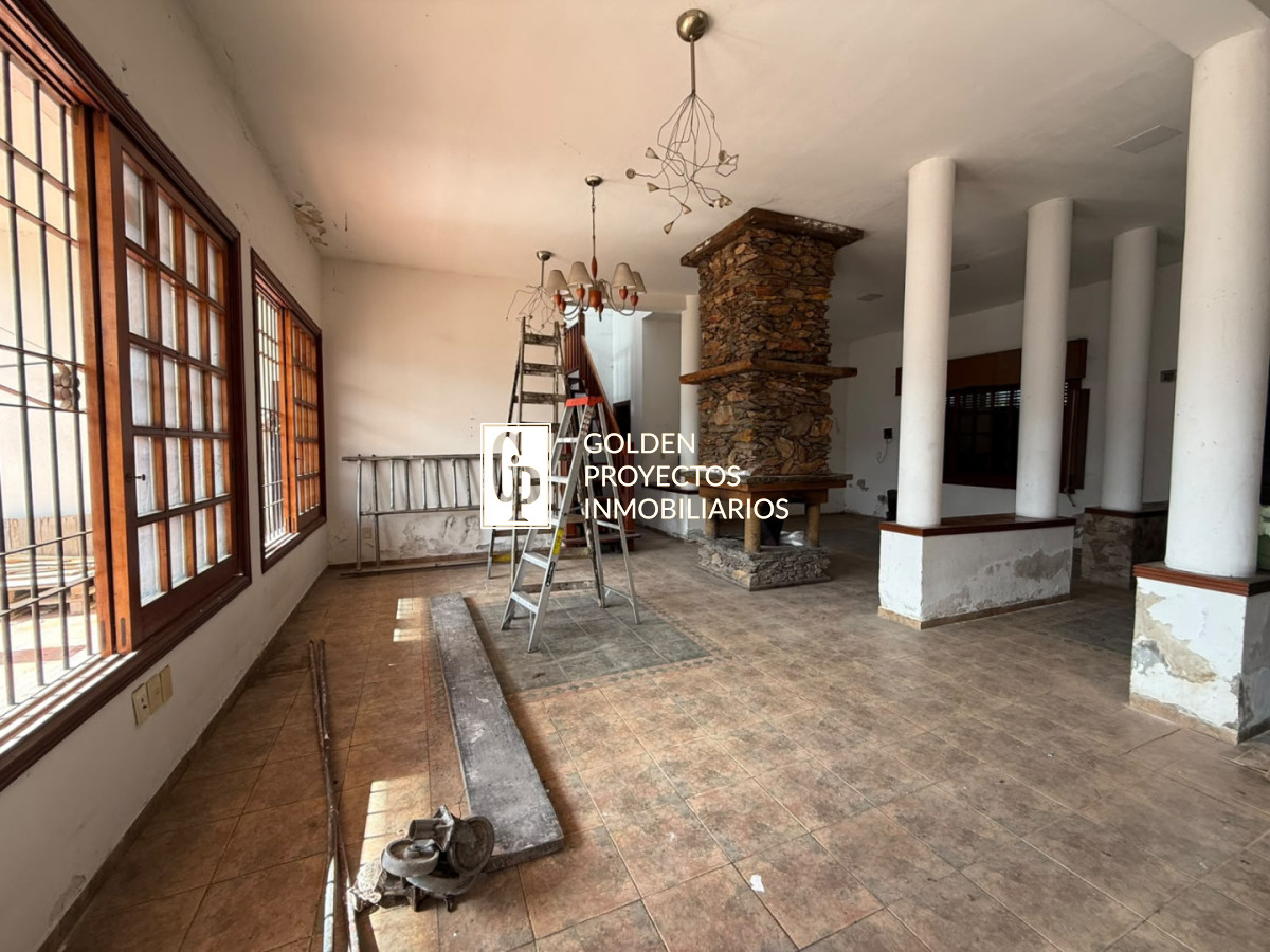 Casa ID.889 - Casa + local en Venta 3 dormitorios y Piscina en Unión 