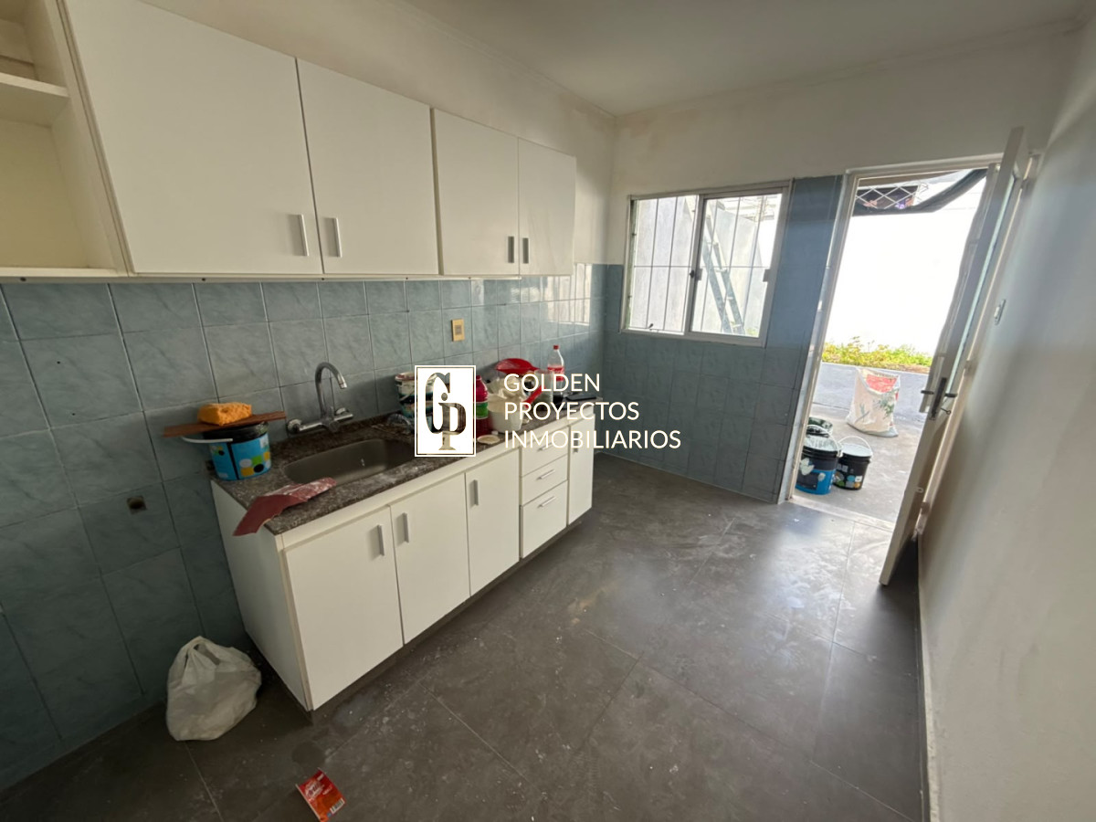 Casa ID.895 - Casa en Alquiler 2 dormitorios y Patio La Blanqueada 