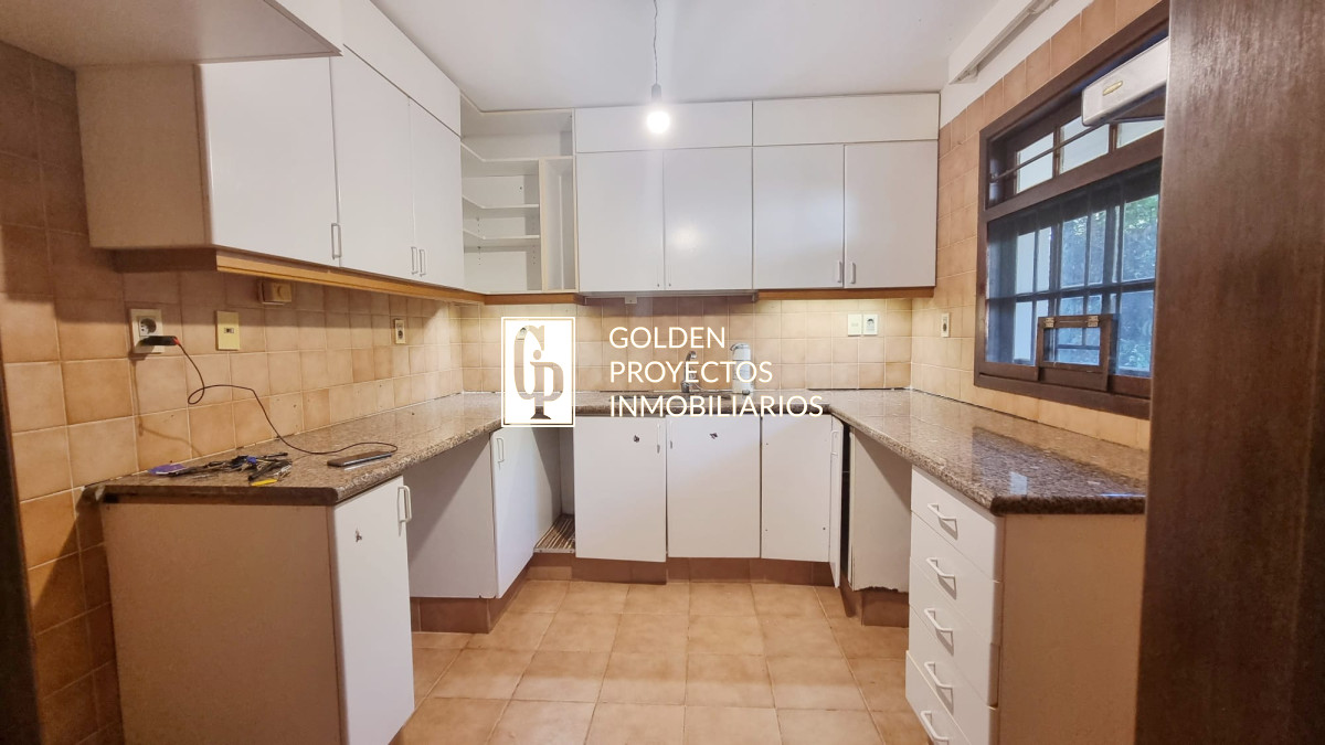 Casa ID.512 - Casa En Alquiler de 3 Dormitorios Carrasco