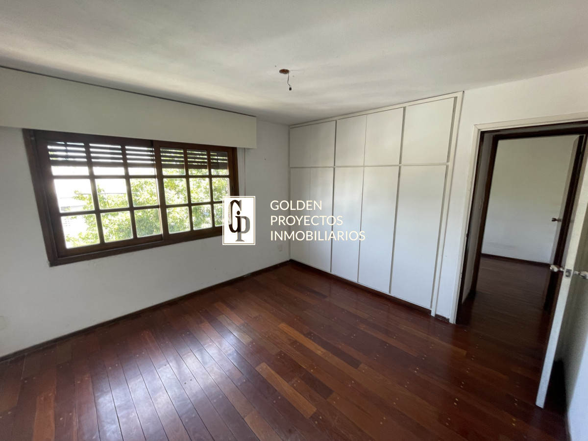 Casa ID.702/Casa- -apartamento-en-venta,4-dormitorios-y-garage,Buceo. - Casa + apartamento en venta,4 dormitorios y garage,Buceo.