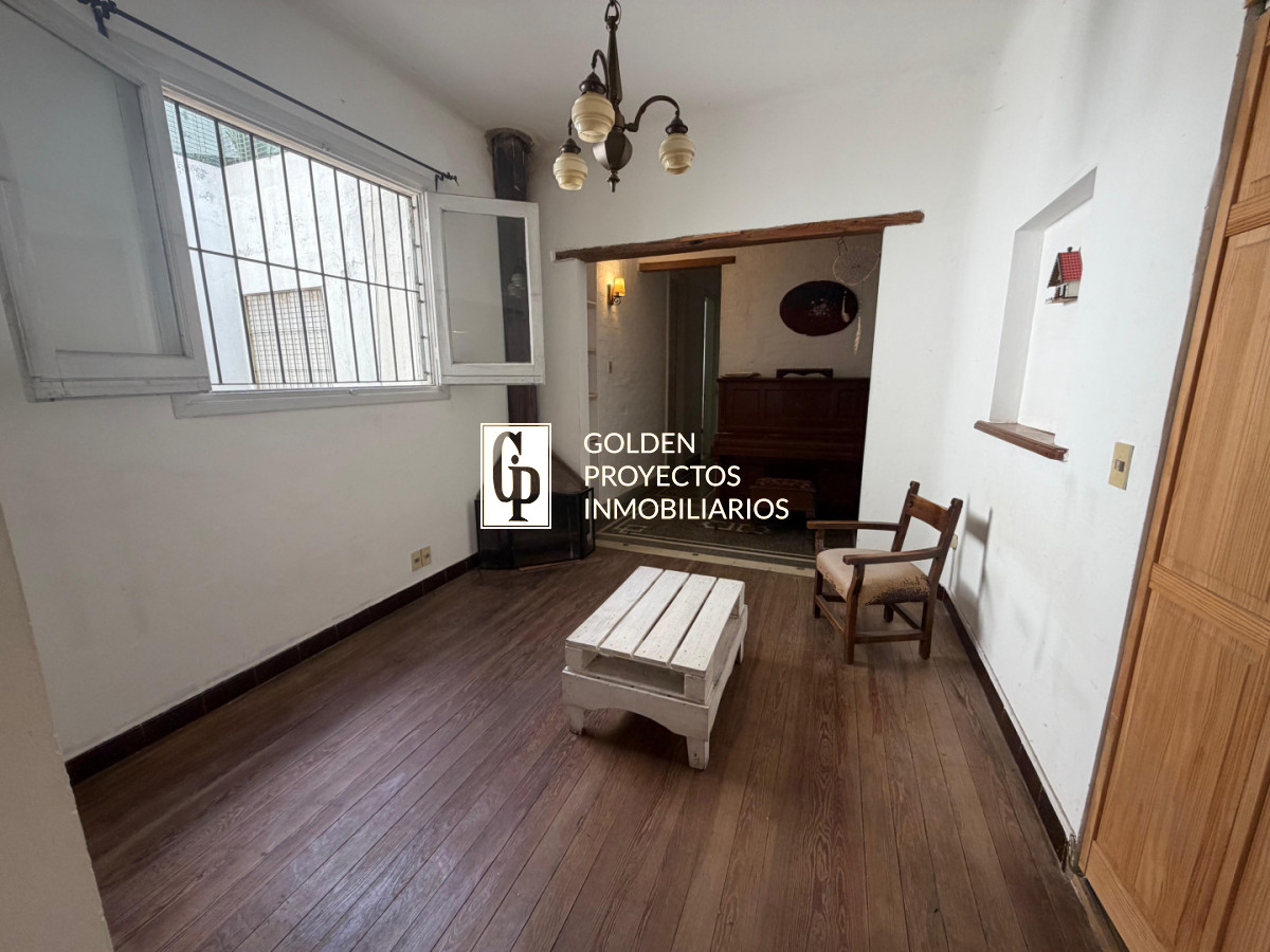 Casa ID.635/Casa-En-Venta-De-4-Dormitorios-En-Tres-Cruces - Casa En Venta De 4 Dormitorios En Tres Cruces