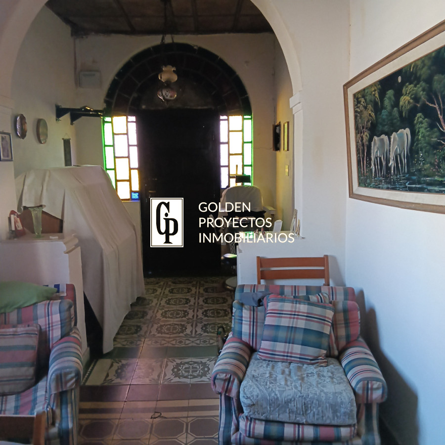 Casa ID.817/Casa-en-venta--2--dormitorios-,-cochera-,-2-cocinas-,--patio- - Casa en venta  2  dormitorios , cochera , 2 cocinas ,  patio 