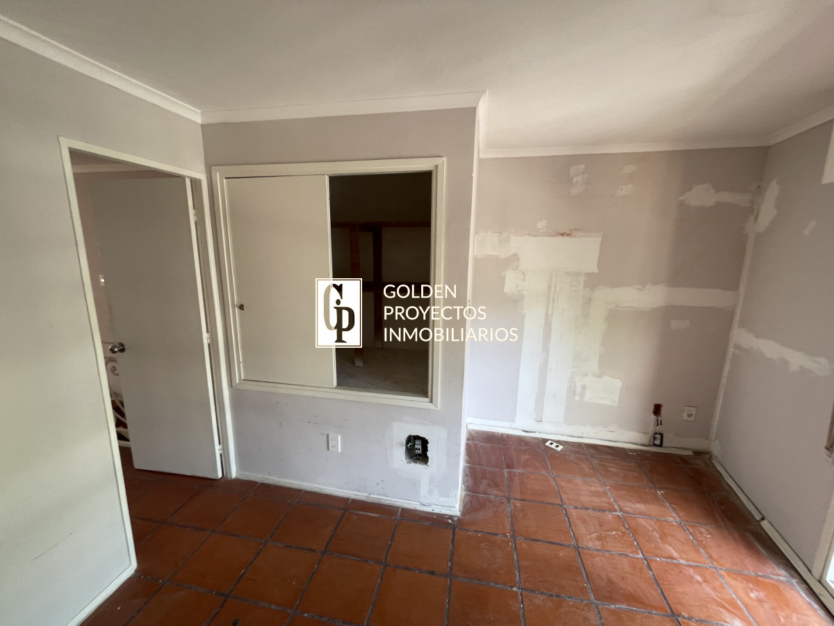 Casa ID.702/Casa- -apartamento-en-venta,4-dormitorios-y-garage,Buceo. - Casa + apartamento en venta,4 dormitorios y garage,Buceo.