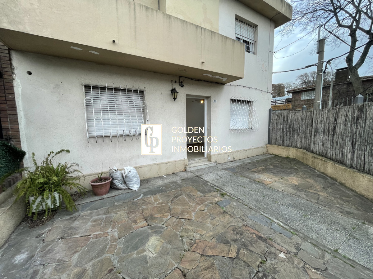 Casa ID.902/casa-en-alquiler-dos-dormitorios-con-garage-en-malvin - casa en alquiler dos dormitorios con garage en malvin