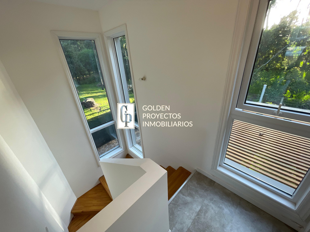 Casa ID.408 - Casa en Venta 3 dormitorios 3 baños Pinares Punta del Este