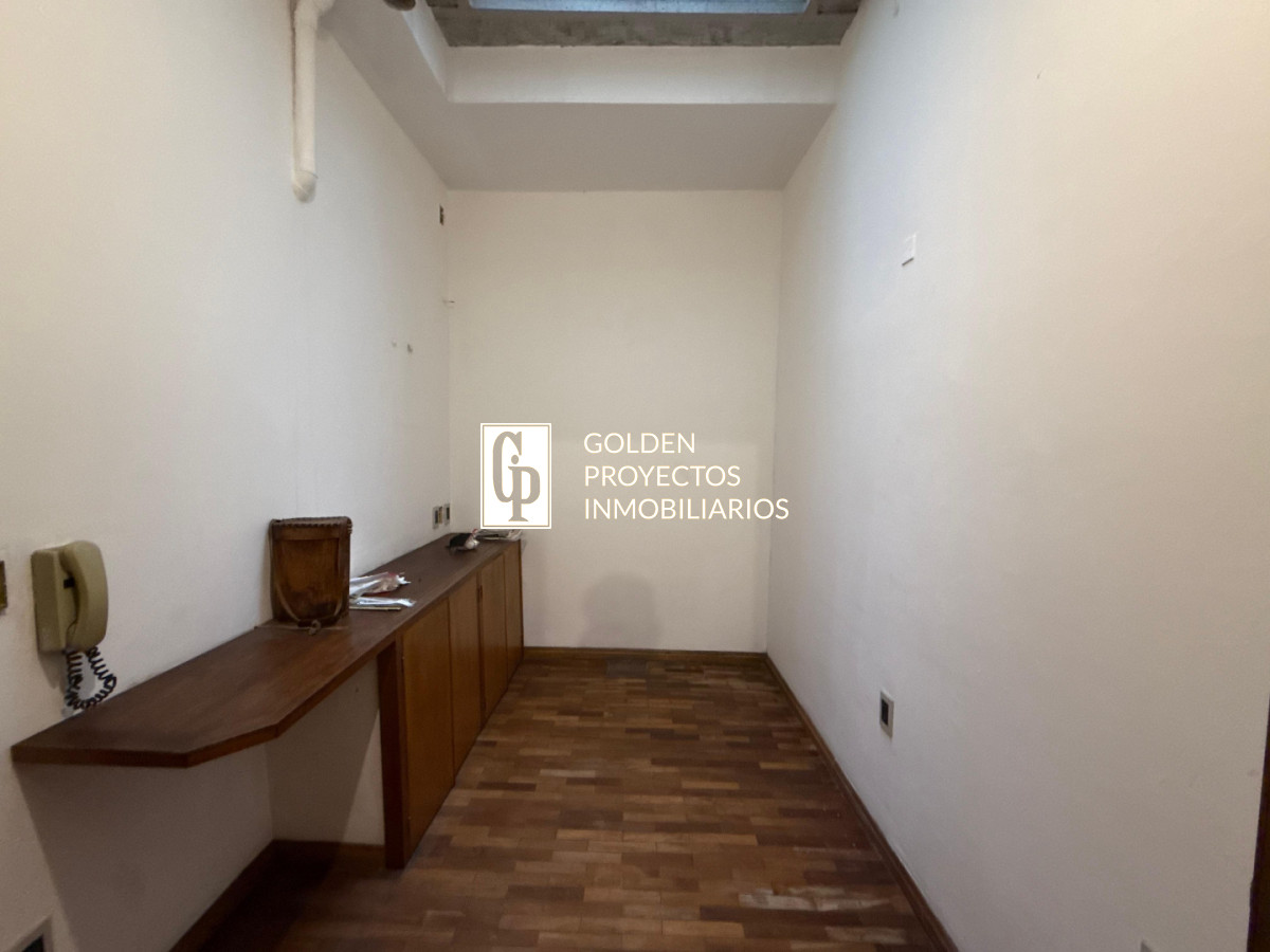 Casa ID.873/ - Casa en Venta Tres Dormitorios y Terraza con Parrillero en Brazo Oriental
