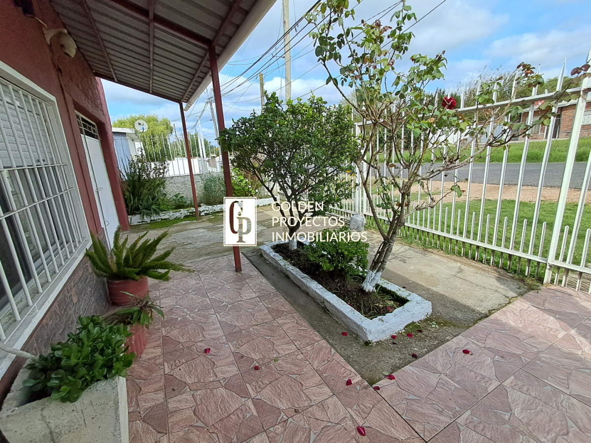 Casa ID.760/Venta-Padrón-Único-Tres-Casas-con-Terreno-y-Cochera-en-Las-Piedras - Venta Padrón Único Tres Casas con Terreno y Cochera en Las Piedras